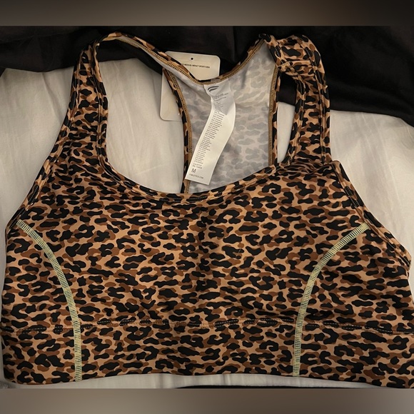 Fabletics on the go sports bra. NWT - Picture 3 of 6